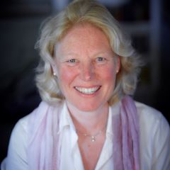 Vibeke C Hammer
